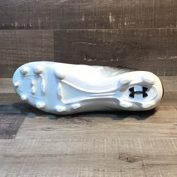 Under Armour - UA Highlight MC Football Cleats