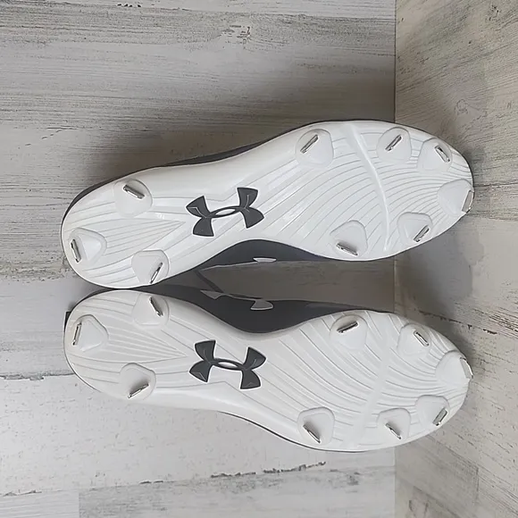 Under Armour UA team heater low purple black baseball cleats shoes Size 11 NEW