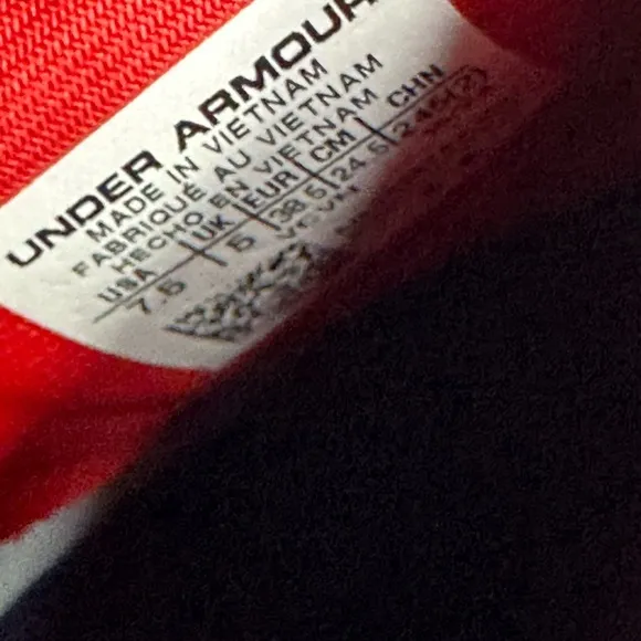 Under Armour Women's Glyde 2.0 MT USA TPU Softball Cleats Sz 7.5