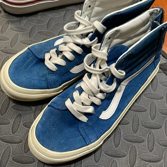 Vans bundle with In-n-out sneakers
