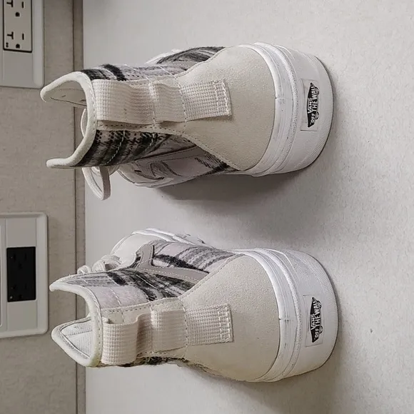 Vans Plaid And Suede Hi Top Shoes Size 10