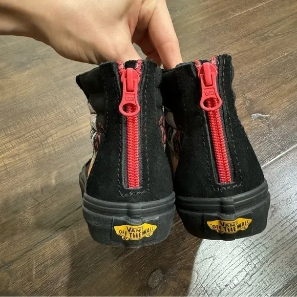 Vans Sk8-Hi Dia de Vans (Black/Multi) High Top Sneaker Size 13 Kids