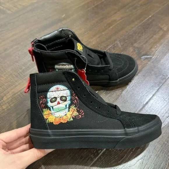 Vans Sk8-Hi Dia de Vans (Black/Multi) High Top Sneaker Size 13 Kids