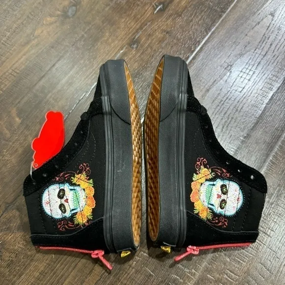 Vans Sk8-Hi Dia de Vans (Black/Multi) High Top Sneaker Size 13 Kids