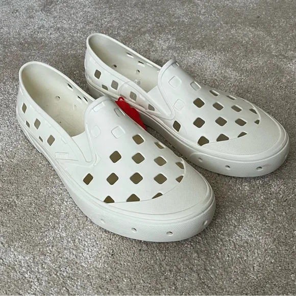 Vans UA Slip-On TRK Sneakers Water Shoes-Mens 13-White/Marshmallow-NEW-NWT-Beach