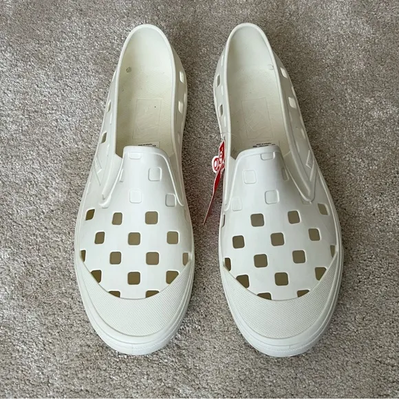 Vans UA Slip-On TRK Sneakers Water Shoes-Mens 13-White/Marshmallow-NEW-NWT-Beach