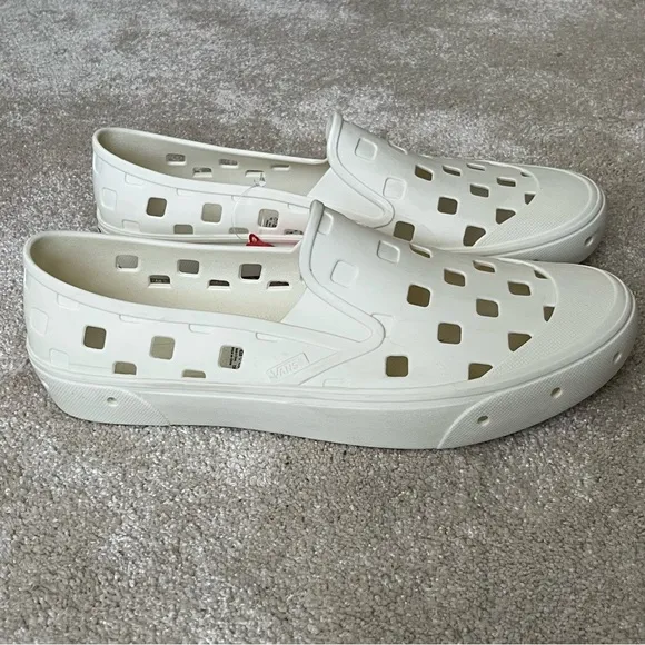 Vans UA Slip-On TRK Sneakers Water Shoes-Mens 13-White/Marshmallow-NEW-NWT-Beach