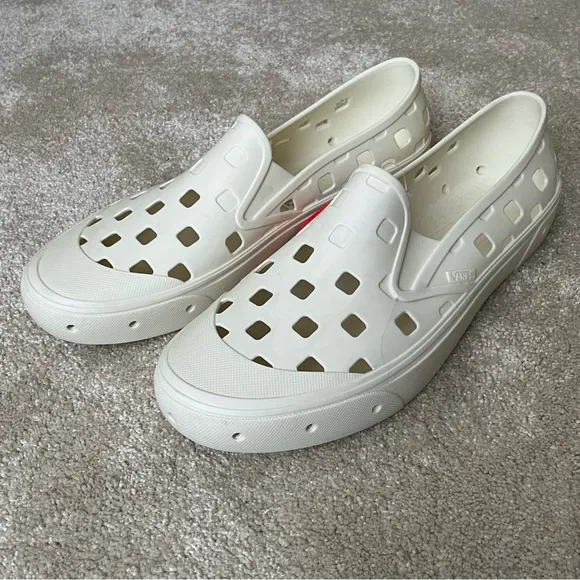 Vans UA Slip-On TRK Sneakers Water Shoes-Mens 13-White/Marshmallow-NEW-NWT-Beach