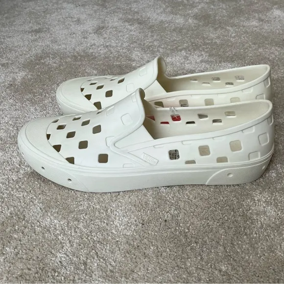 Vans UA Slip-On TRK Sneakers Water Shoes-Mens 13-White/Marshmallow-NEW-NWT-Beach