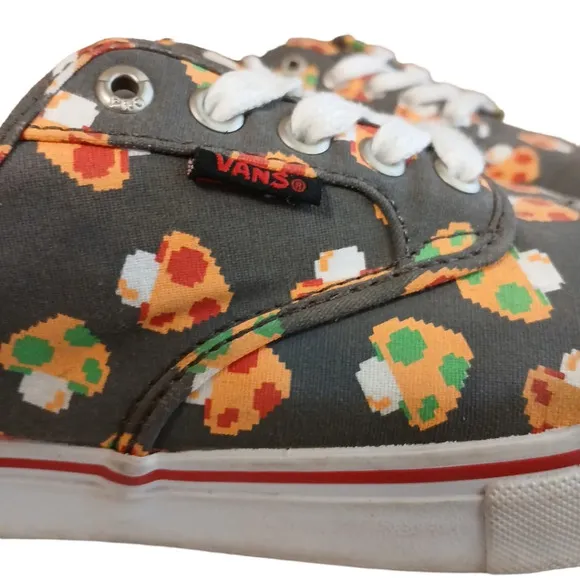 Vans x Nintendo Mushroom Sneakers Tennis Shoes Men's size 8.5
