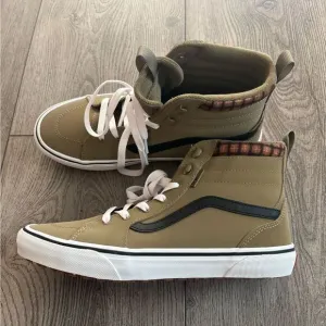 Vans Fillmore hi vansguard  boys shoes  High-Top Sneakers with White Laces