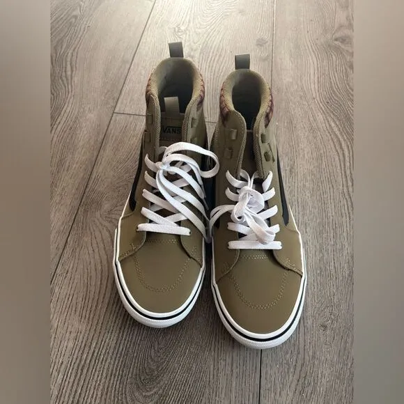 Vans Fillmore hi vansguard  boys shoes  High-Top Sneakers with White Laces