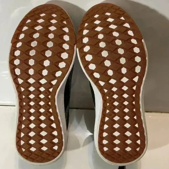 Vans ultra range, unisex, tennis shoes men’s size 7 women’s size8.5, 721356