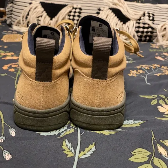 Veja Roraima High Top Sneaker