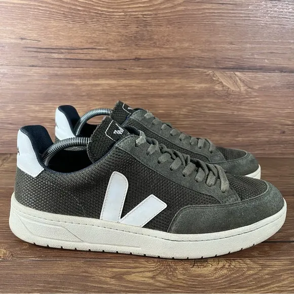 VEJA V-12 Green Suede Sneakers Men’s Size 10 Low Top Shoes