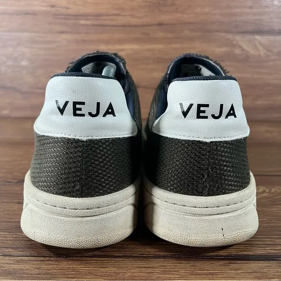 VEJA V-12 Green Suede Sneakers Men’s Size 10 Low Top Shoes