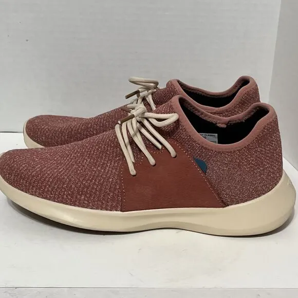 Vessi | Everyday Classic Cherry Red on Off White low-top sneakers | Women’s 10