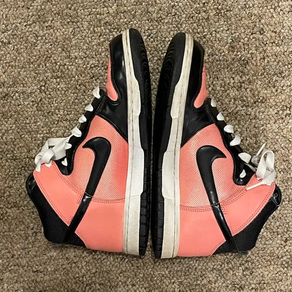 Vintage 2008 Nike‎ Dunk High Bright Peach Black Shoes.