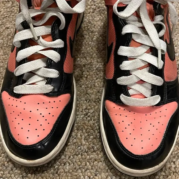 Vintage 2008 Nike‎ Dunk High Bright Peach Black Shoes.