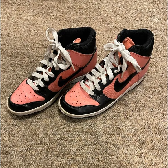 Vintage 2008 Nike‎ Dunk High Bright Peach Black Shoes.