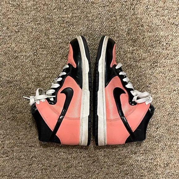 Vintage 2008 Nike‎ Dunk High Bright Peach Black Shoes.