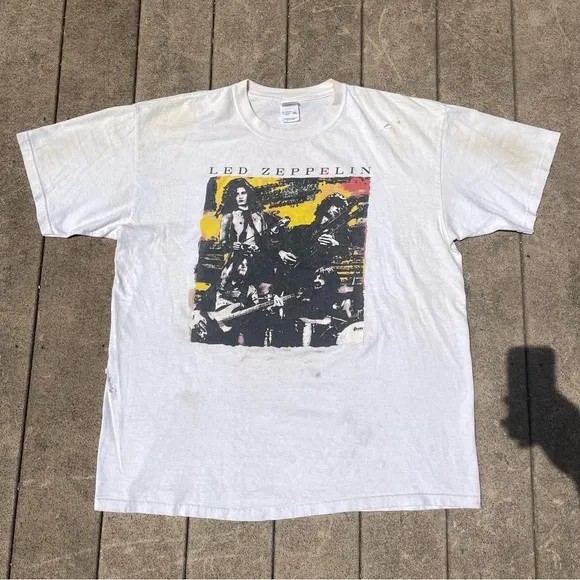 Vintage Distressed 2003 Led Zeppelin “How The West Was Won” Graphic T-Shirt