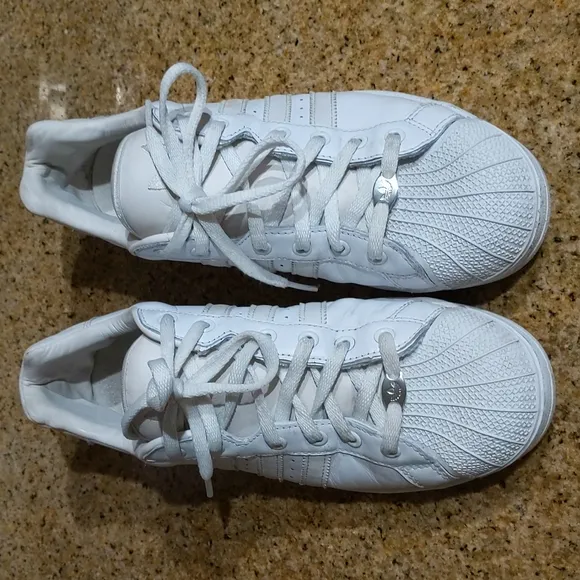 White Adidas tennis shoes 10.5
