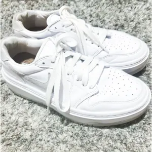 White Nike Elevate Jordan’s Tennis Shoes