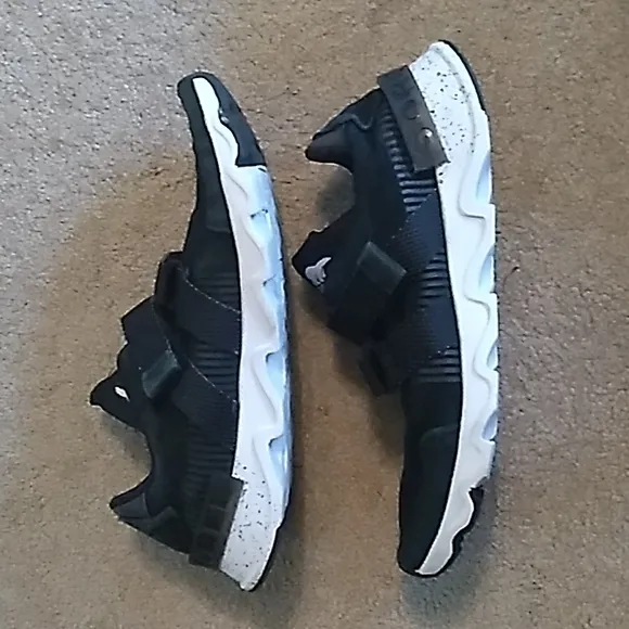 Women's Black Sorel Tennis Shoes, Size 6