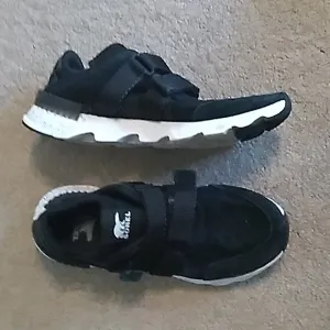 Women's Black Sorel Tennis Shoes, Size 6