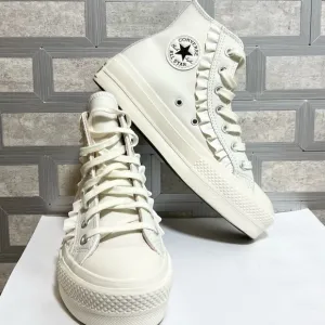 Women’s Converse Chuck Taylor Ruffle Platform High-Top Sneakers Cream size 6