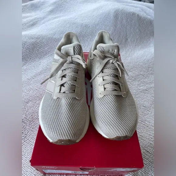 Womens New Balance x1440 Tennis/Running Shoes cream Size 8.5