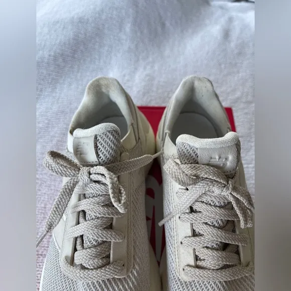 Womens New Balance x1440 Tennis/Running Shoes cream Size 8.5