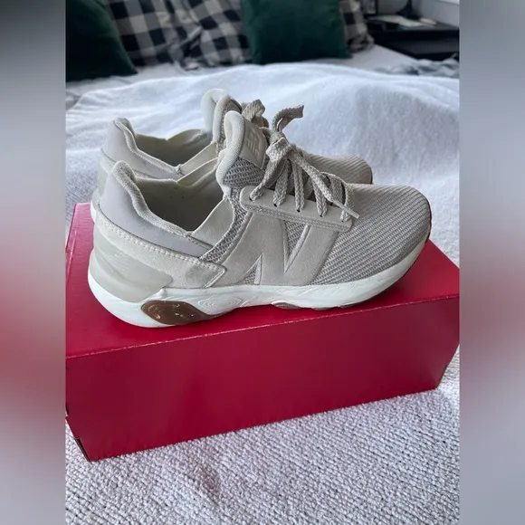 Womens New Balance x1440 Tennis/Running Shoes cream Size 8.5