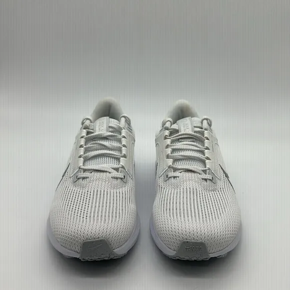 Women’s Nike Air Zoom Pegasus 40 Road Running Shoes DV3854-101 USED tried on sz7