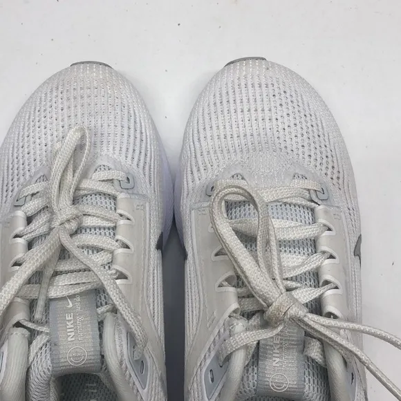 Women’s Nike Air Zoom Pegasus 40 Road Running Shoes DV3854-101 USED tried on sz7