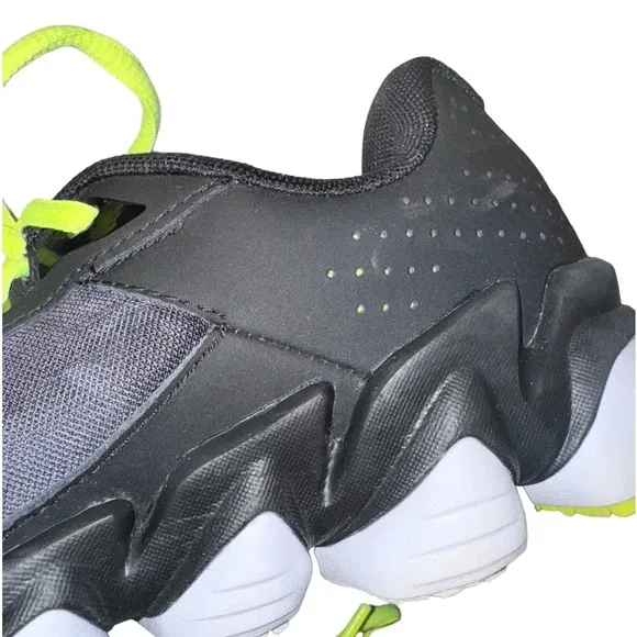 Wrn 2X🔥UNDER ARMOUR black yellow athletic tennis shoes youth boys size 6.5