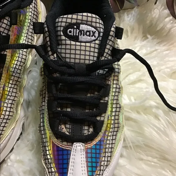 Youth size 4.5Y Nike air max shoes/ sneaker