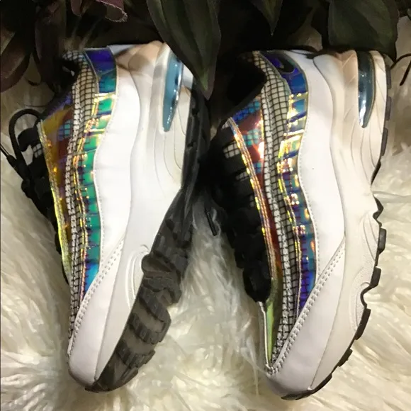 Youth size 4.5Y Nike air max shoes/ sneaker