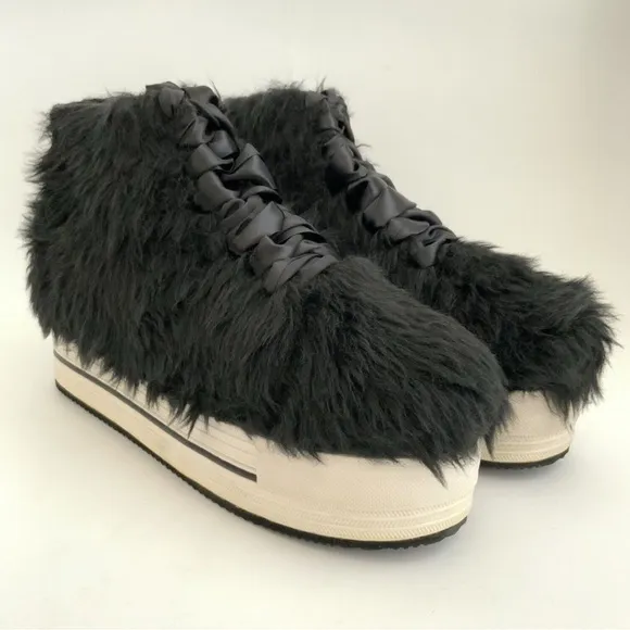 YRU fuzzy black tennis shoes size 6 in good used condition, see pics with laces